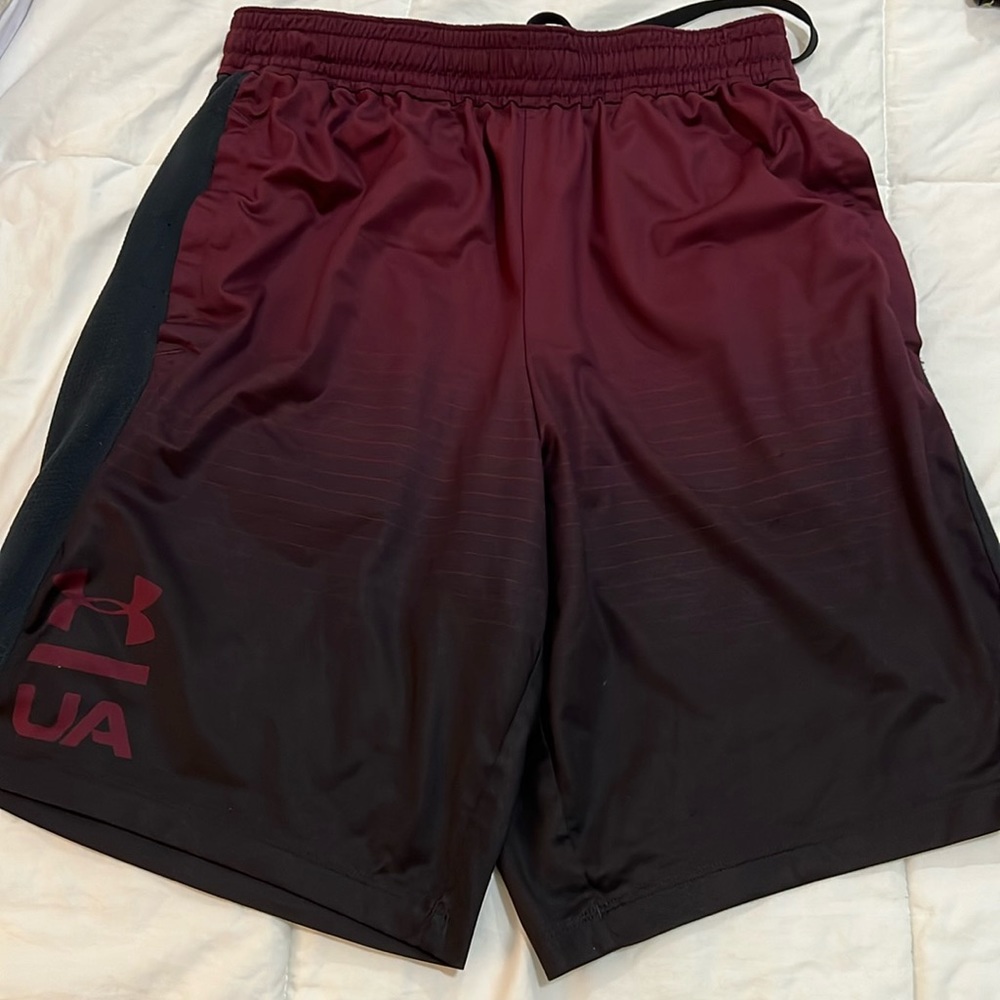UA Shorts Burgundy/Black